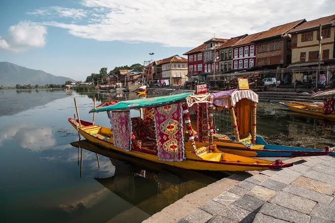 What Are the Essential Travel and Safety Tips to Know Before Visiting Kashmir?