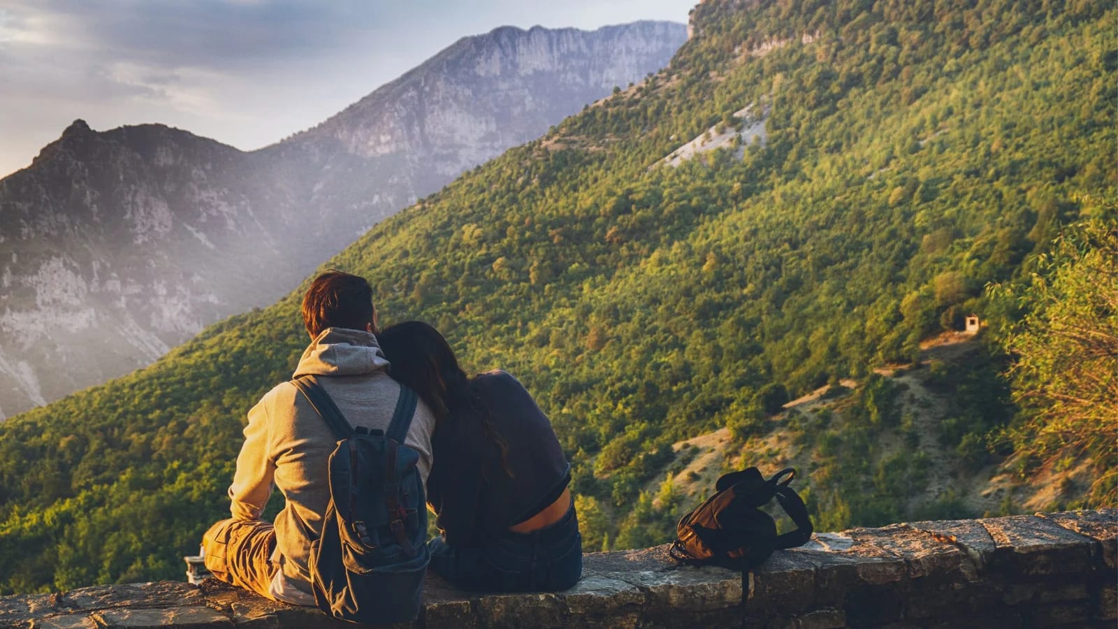 Top 5 Romantic Activities For Honeymooners in Kashmir | Poise Travels