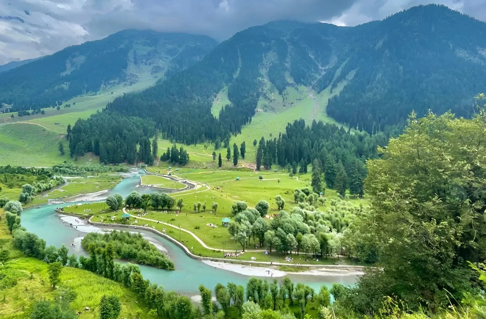 Featured image for Escape to Pahalgam: Where Nature Does the Talking tour package
